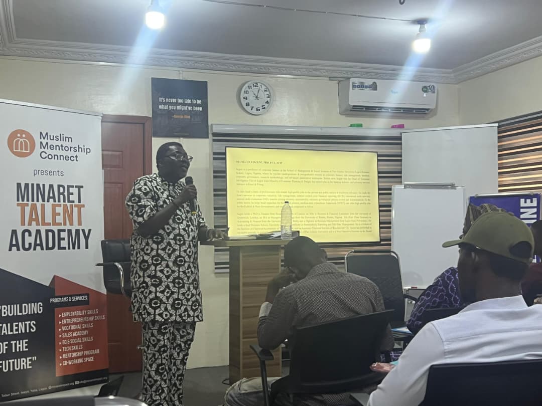 A guest faculty member addressing participants at MTA